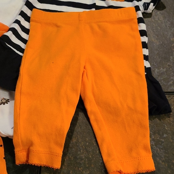Girls 5 pc lot: sleeper, tops, pants, 3 mo, halloween - Picture 2 of 11